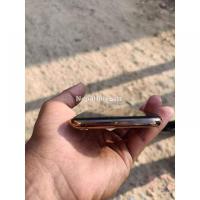 Iphone xs 256 gb with box (genuine phone)