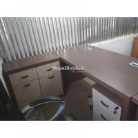 Office table 1.6 m.