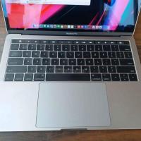 MacBook pro i7 16gb ram n 1 tb ssd. Touch ID